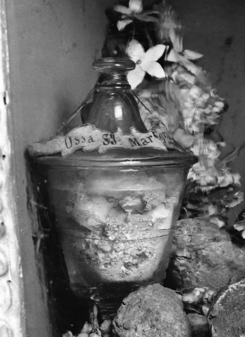 reliquiario - a vaso, serie - produzione toscana (seconda metà sec. XVIII)