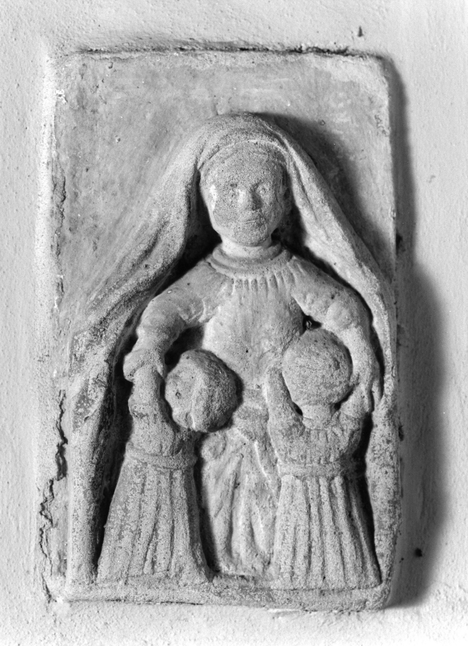 Madonna della Misericordia (scultura) di Montini Pietro (fine/inizio secc. XIX/ XX)