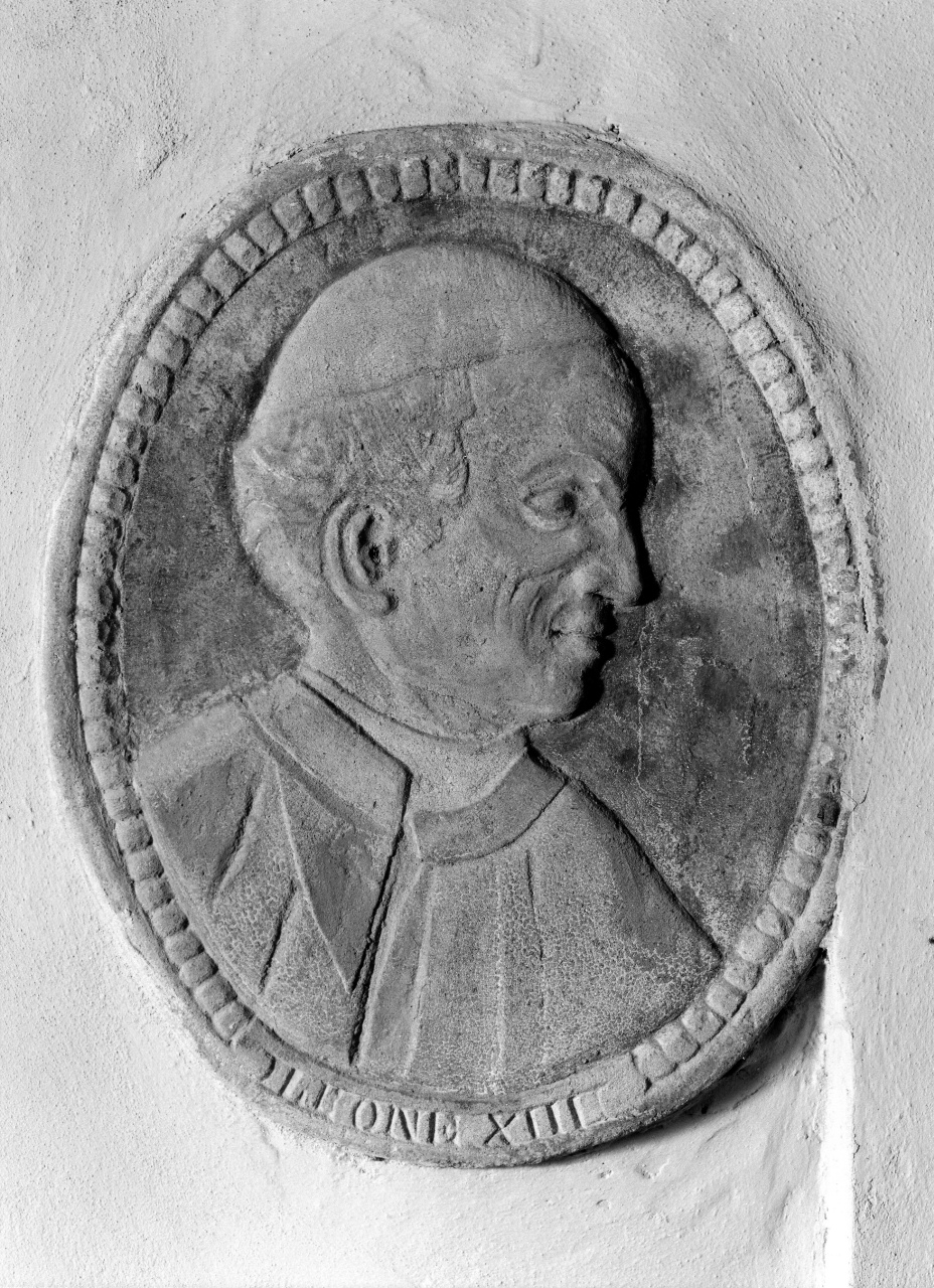 papa Leone XIII (rilievo) di Montini Pietro (fine/inizio secc. XIX/ XX)