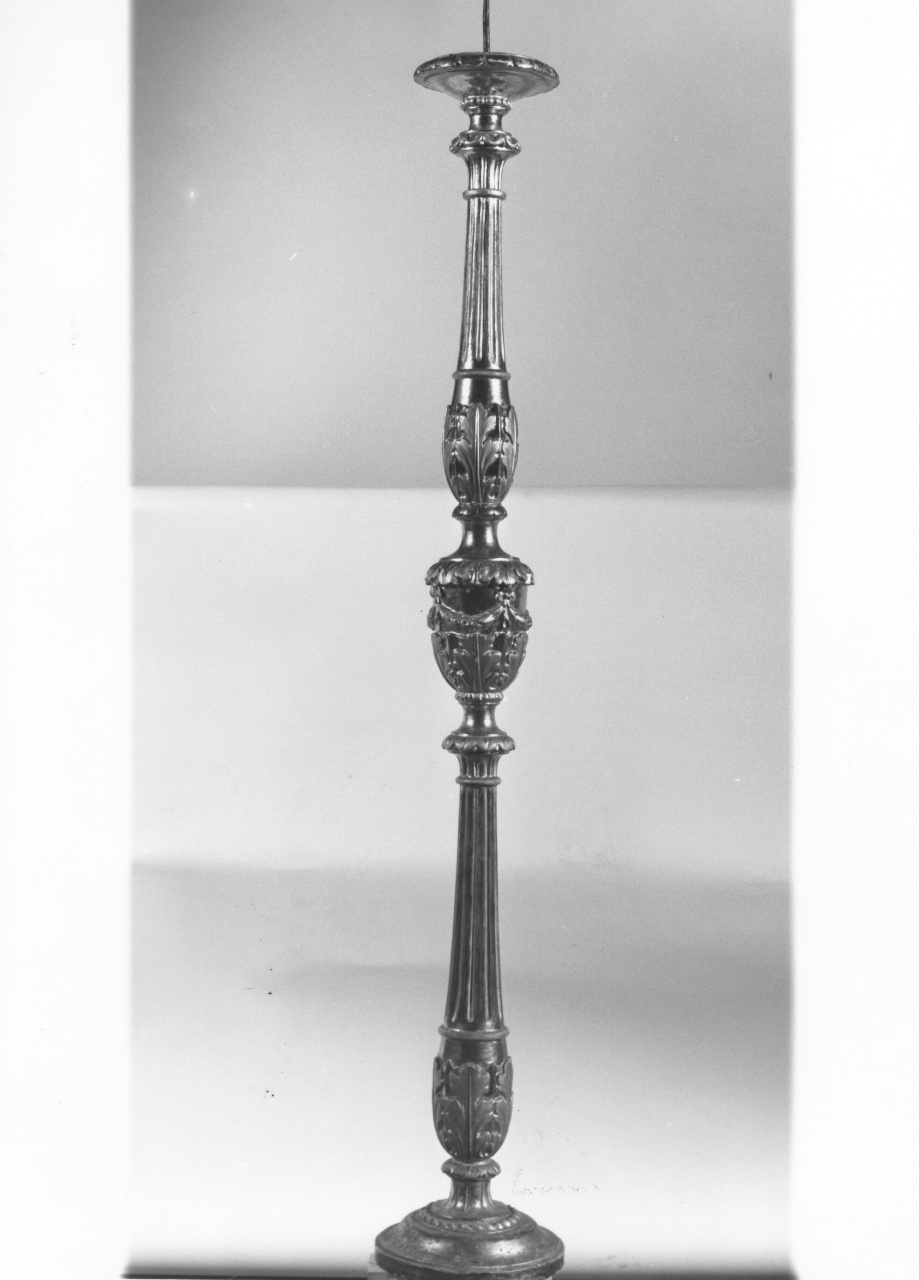 candelabro da chiesa, coppia - bottega toscana (secc. XVIII/ XIX)