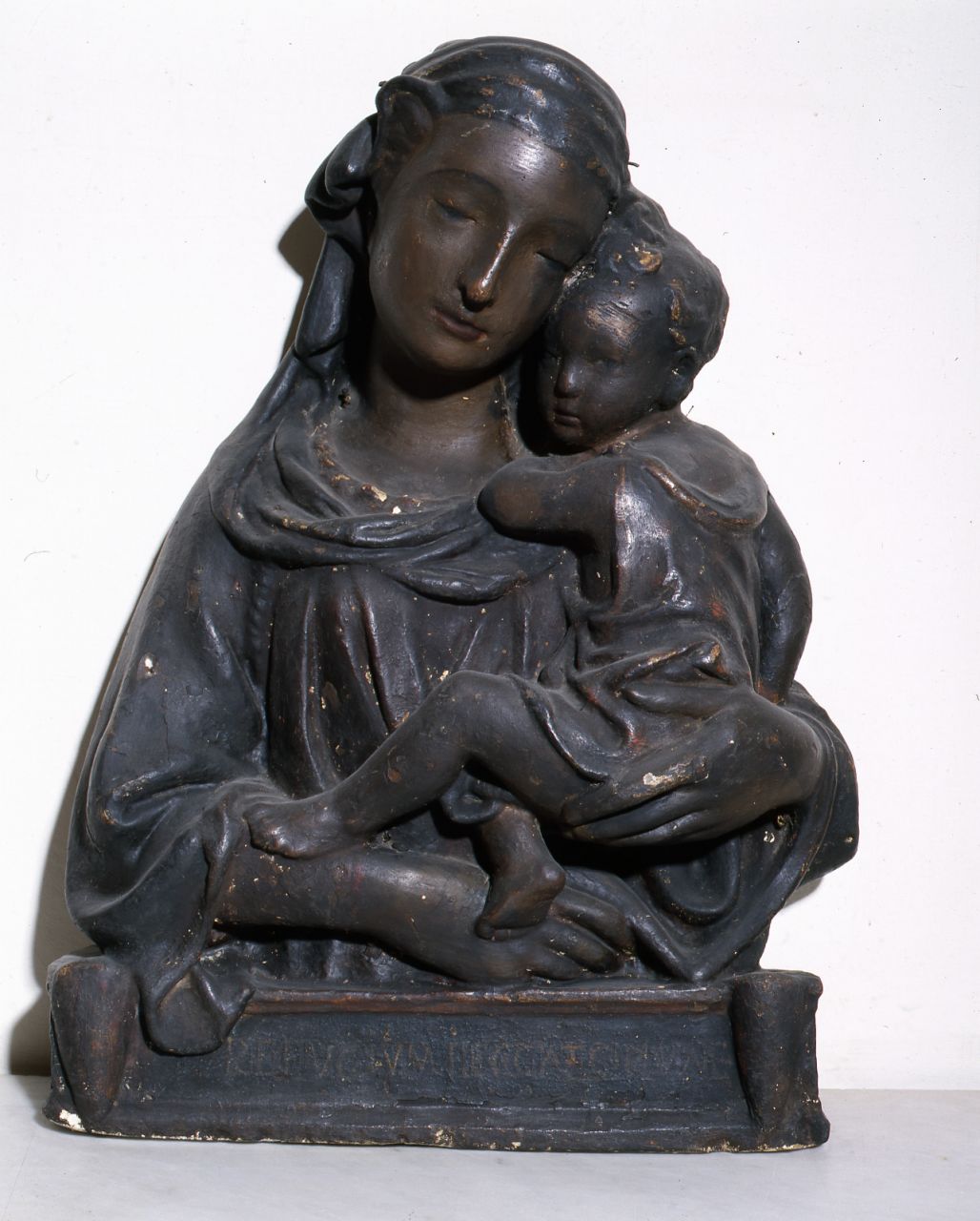 Madonna con Bambino (scultura) di Ghiberti Lorenzo (cerchia) (prima metà sec. XV)