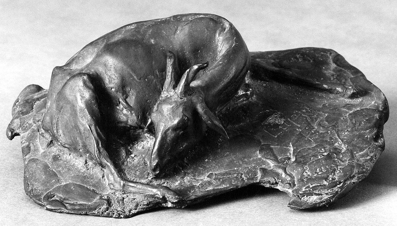 capra (scultura) di Luppi Ermenegildo (inizio sec. XX)