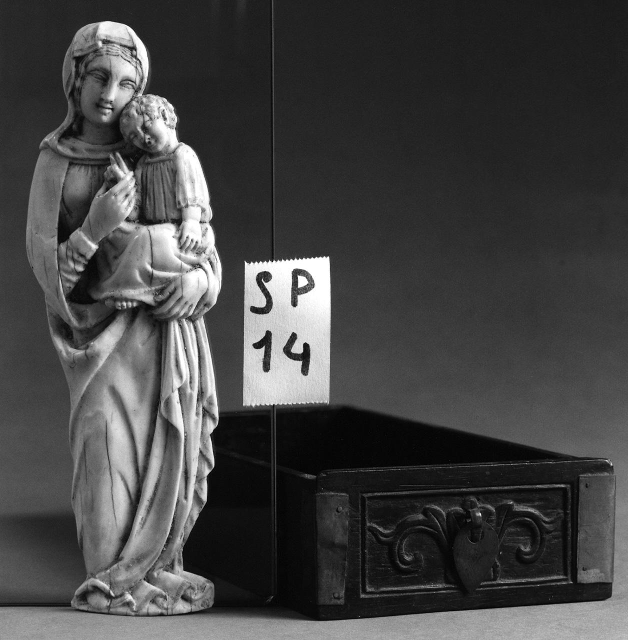 Madonna con Bambino (gruppo scultoreo) - ambito romano (seconda metà sec. XIX)