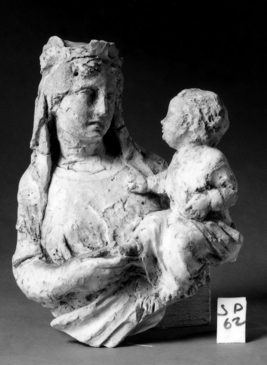 Madonna con Bambino (scultura) di Dossena Alceo (primo quarto sec. XX)