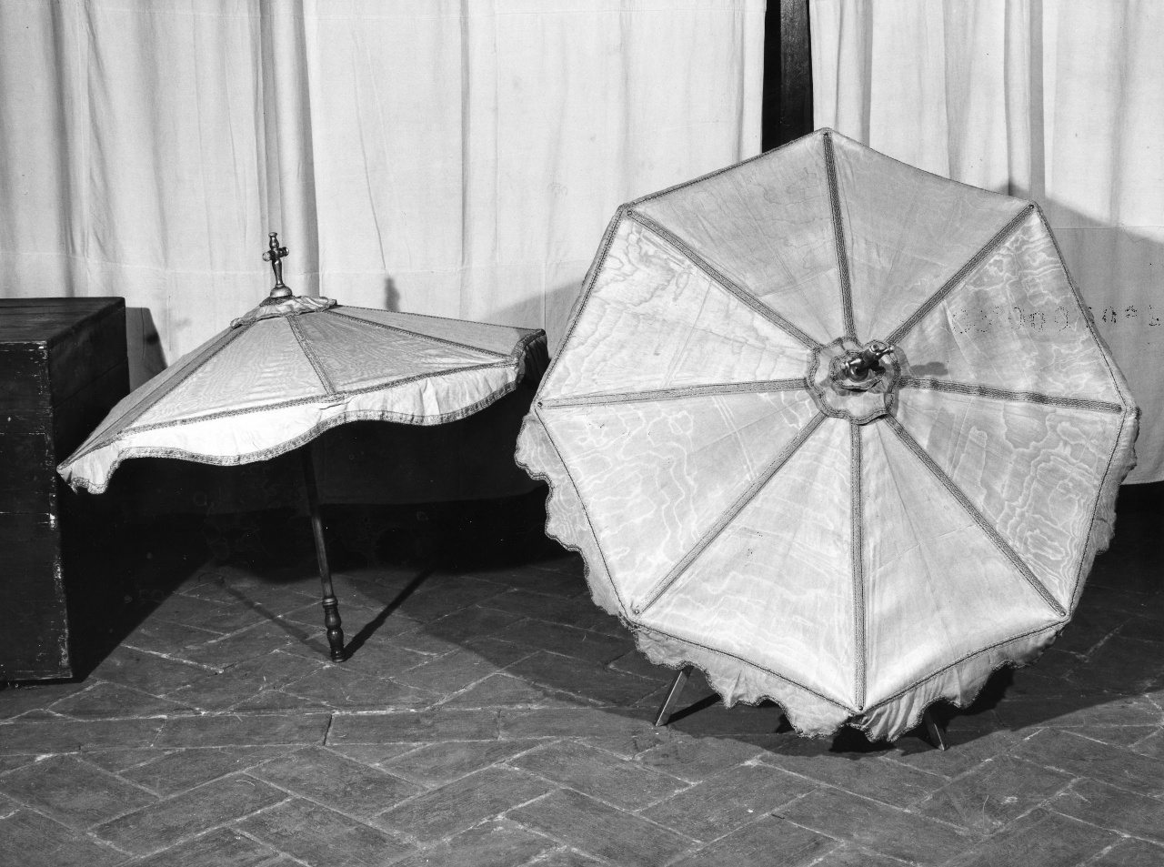 ombrellino processionale, coppia - bottega toscana (seconda metà sec. XVIII)