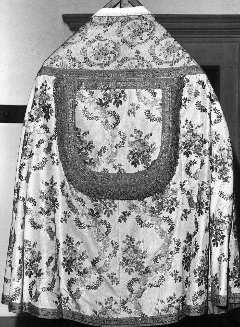 piviale - manifattura toscana (seconda metà, prima metà sec. XVIII, sec. XX)