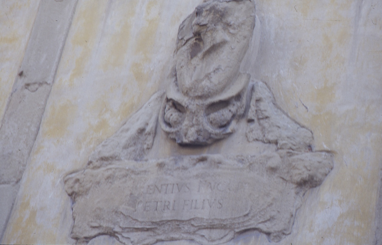 stemma della famiglia Pucci (rilievo) di Allori Alessandro, Piccardi Jacopo - bottega fiorentina (sec. XVI)