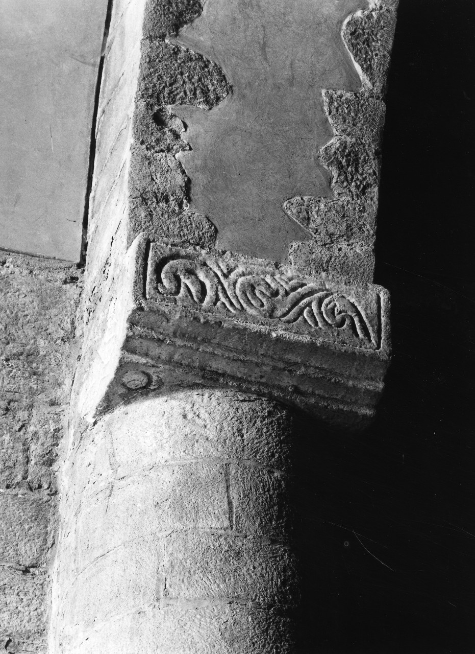 capitello di colonna - bottega toscana (sec. XII)