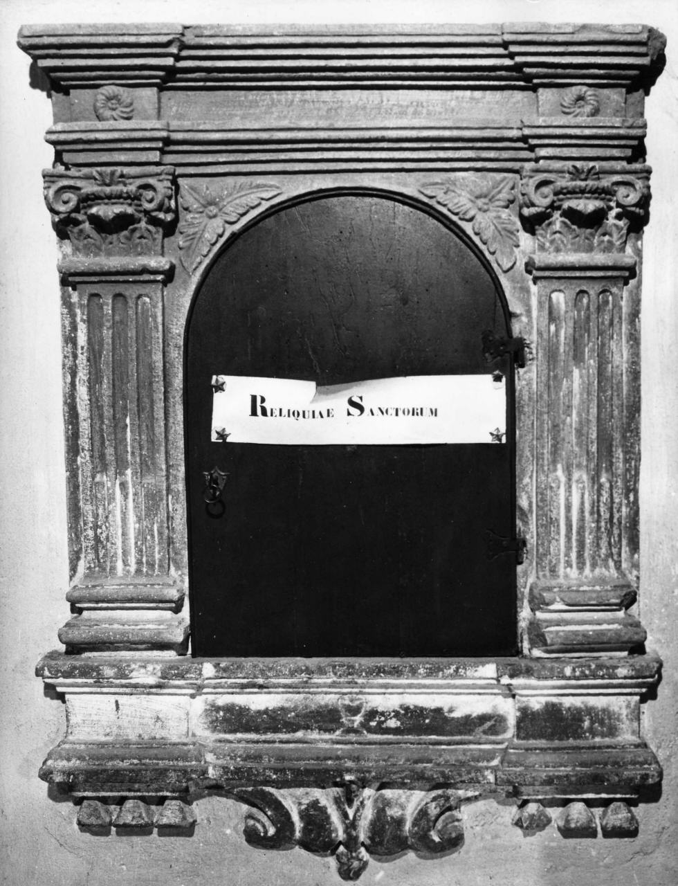 tabernacolo murale - bottega toscana (fine/inizio secc. XVI/ XVII)