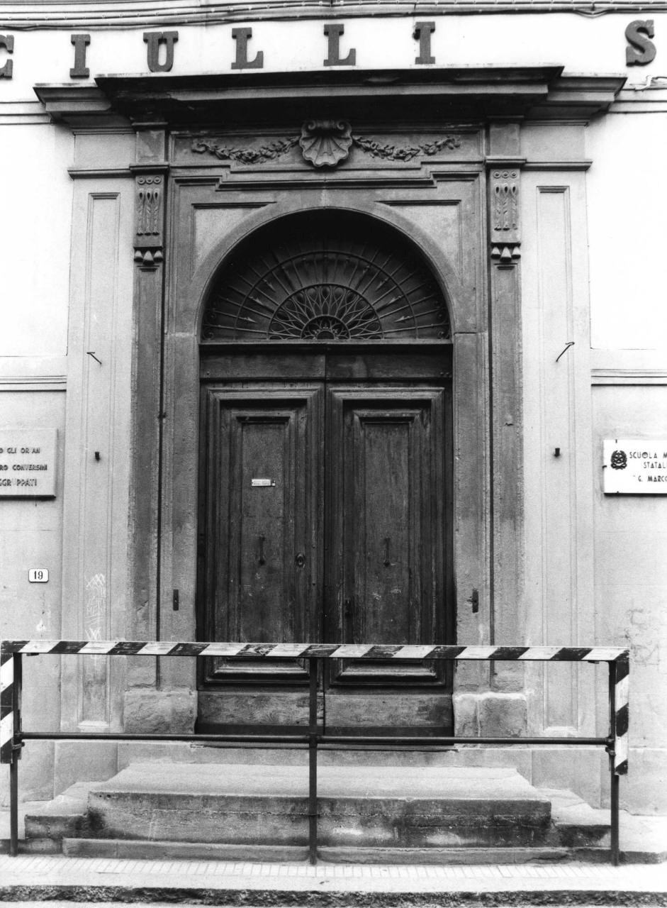 porta - a due battenti - bottega toscana (metà sec. XVIII)