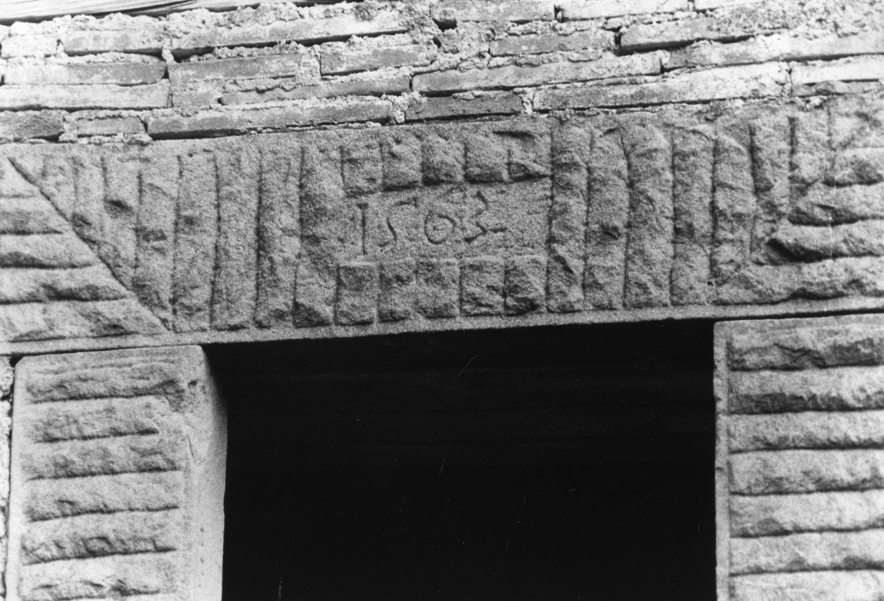 architrave di finestra - manifattura toscana (sec. XVI)