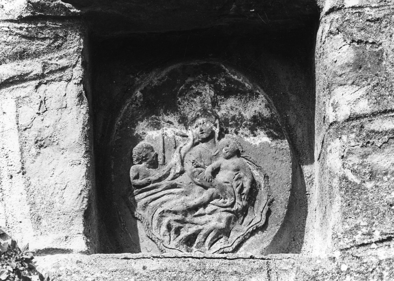 Madonna con Bambino e San Giovannino (rilievo) - manifattura toscana (sec. XIX)