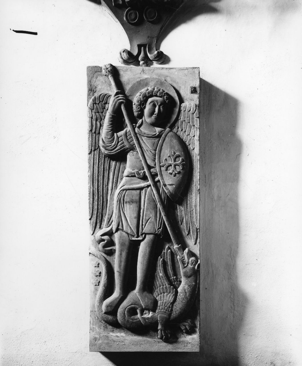 San Michele Arcangelo (rilievo) - ambito fiorentino (primo quarto sec. XIII)