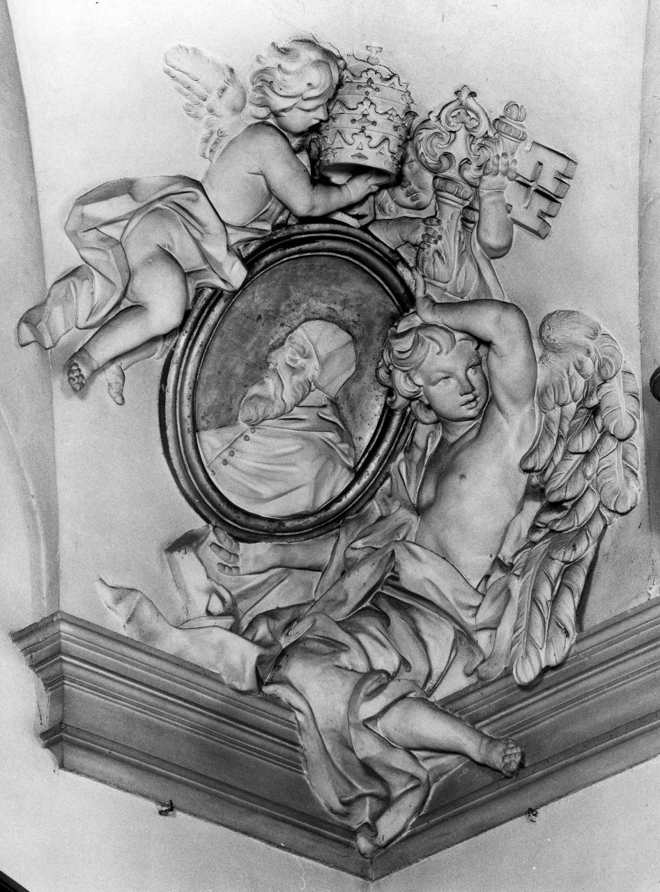 ritratto di papa Paolo IV (decorazione plastica) di Marcellini Carlo (inizio sec. XVIII)