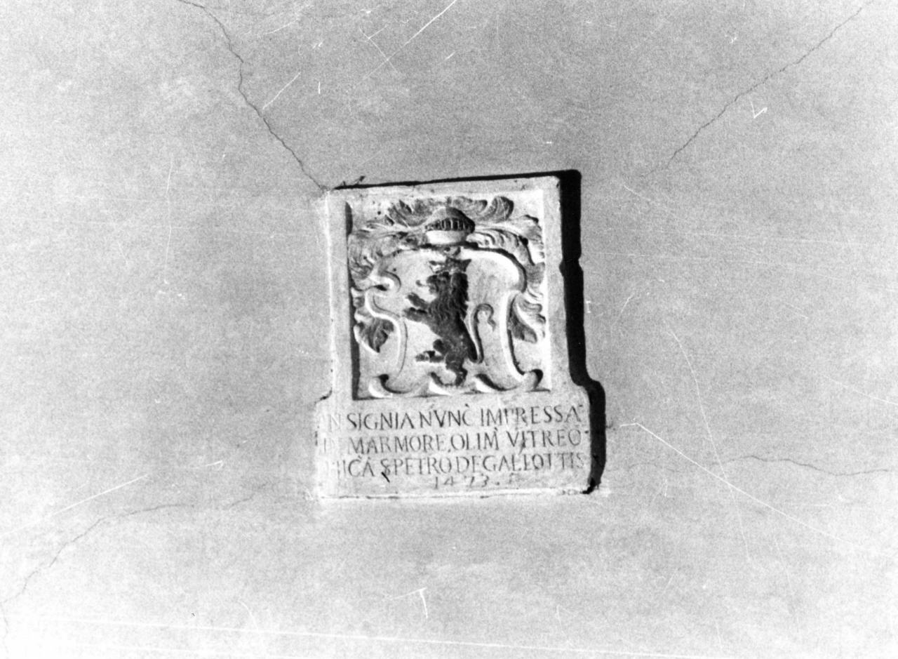 stemma gentilizio (rilievo) - bottega toscana (sec. XV)