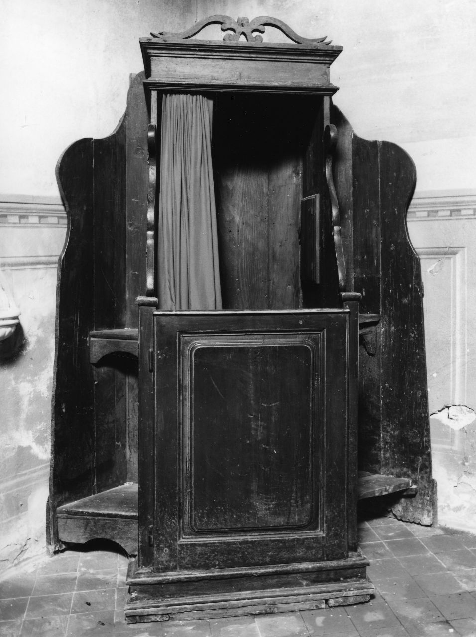 confessionale - ambito toscano (seconda metà sec. XIX)