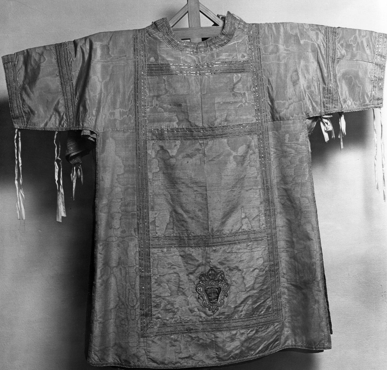 tunicella - manifattura italiana (prima metà sec. XVIII)