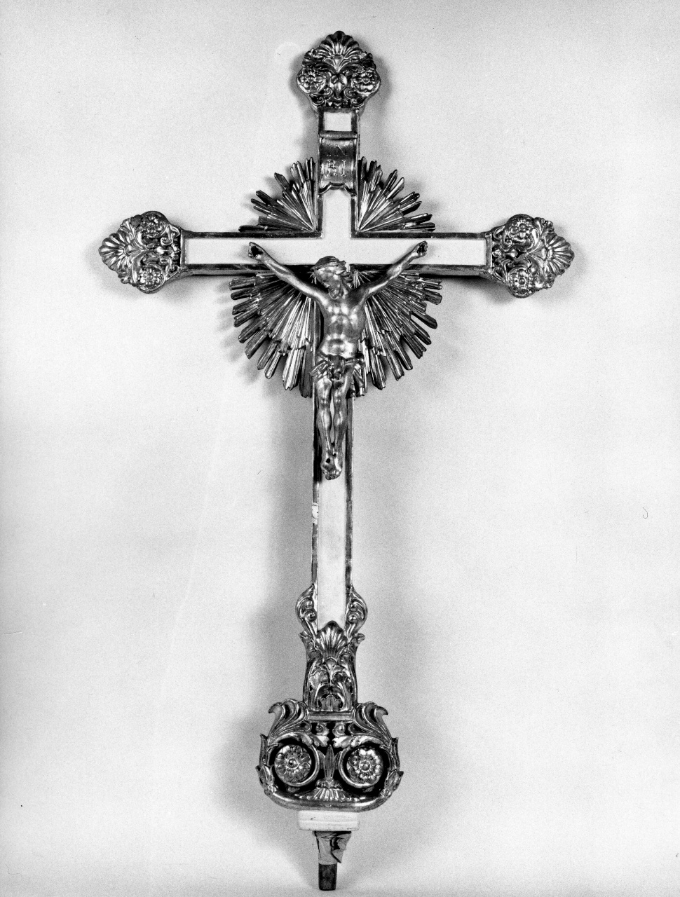 Cristo crocifisso (croce d'altare, serie) - bottega toscana (inizio sec. XIX)