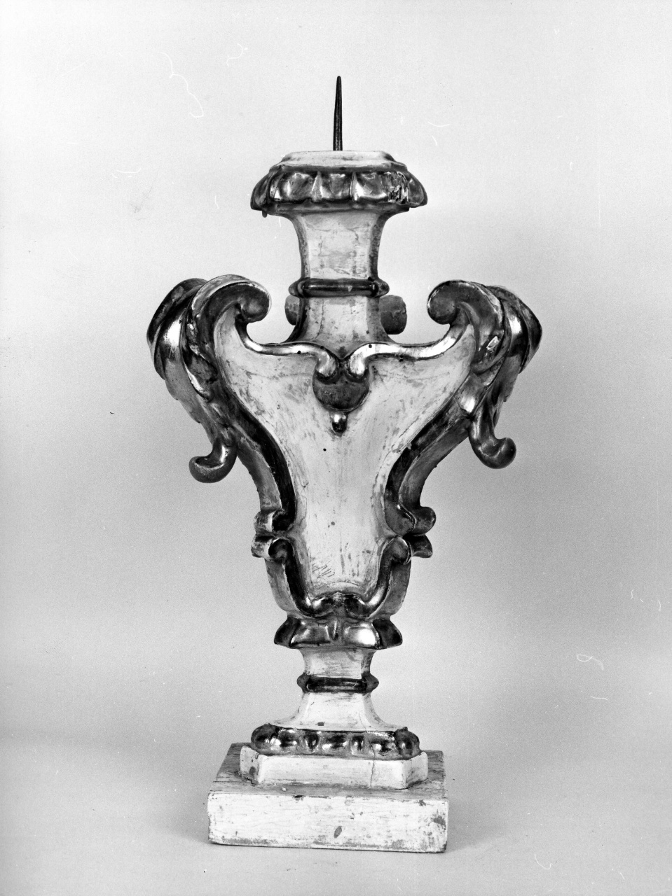 candeliere d'altare, serie - bottega toscana (seconda metà sec. XVIII)