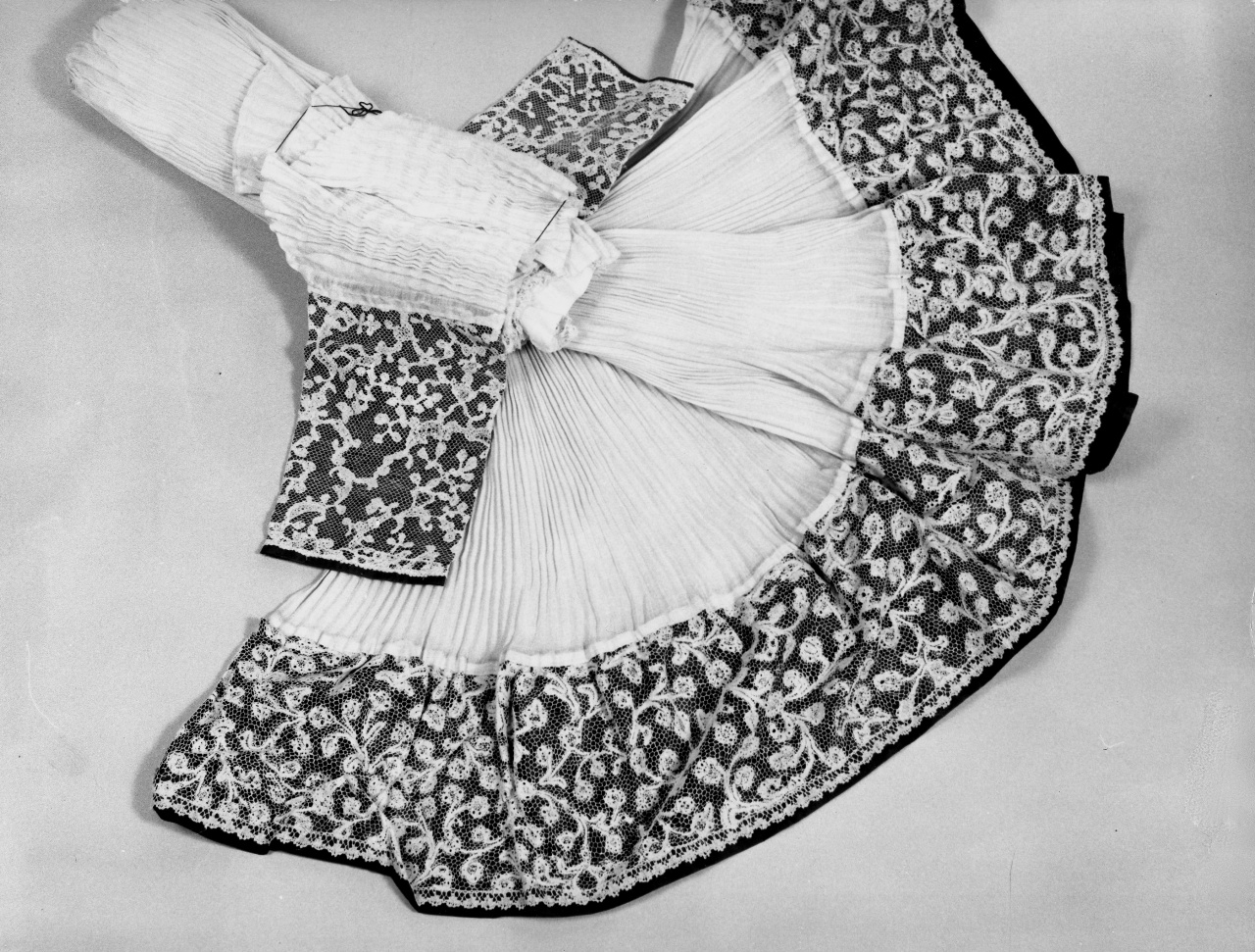 camice - manifattura italiana (metà sec. XVIII)