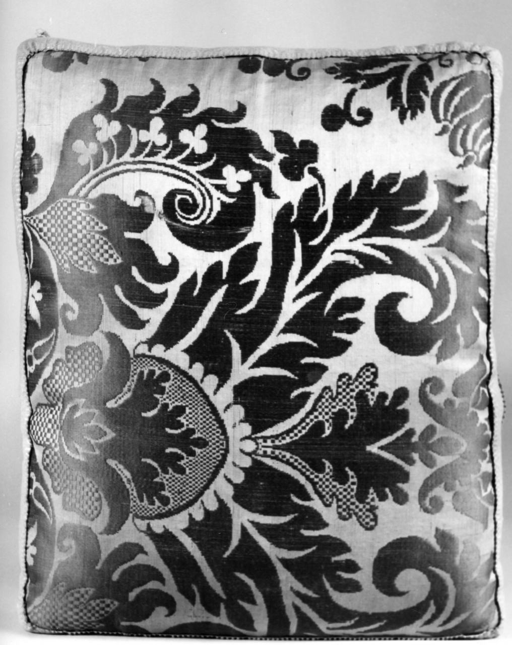 cuscino, serie - manifattura italiana (prima metà sec. XVIII)