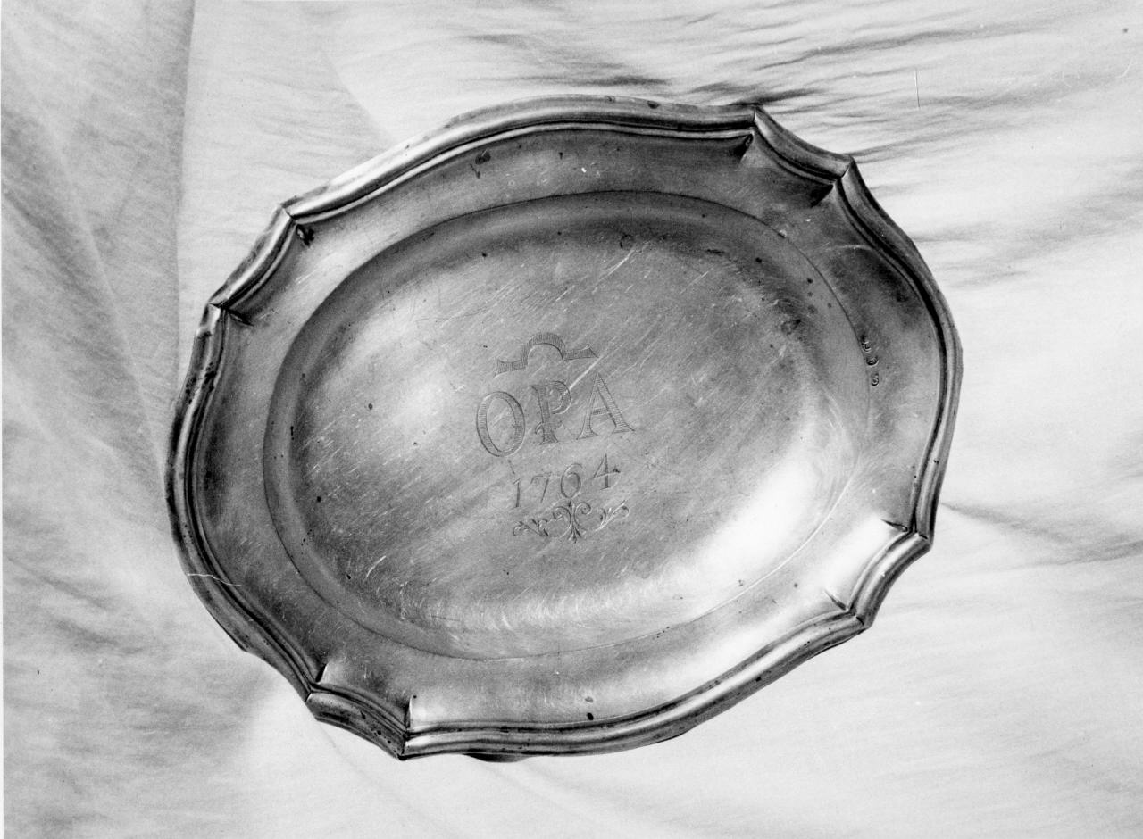 vassoio - produzione toscana (sec. XVIII)