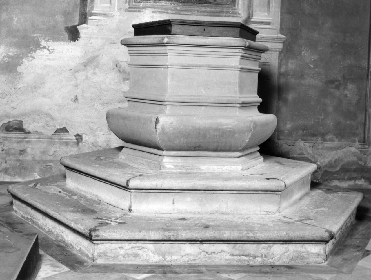 fonte battesimale - produzione toscana (metà sec. XVII)