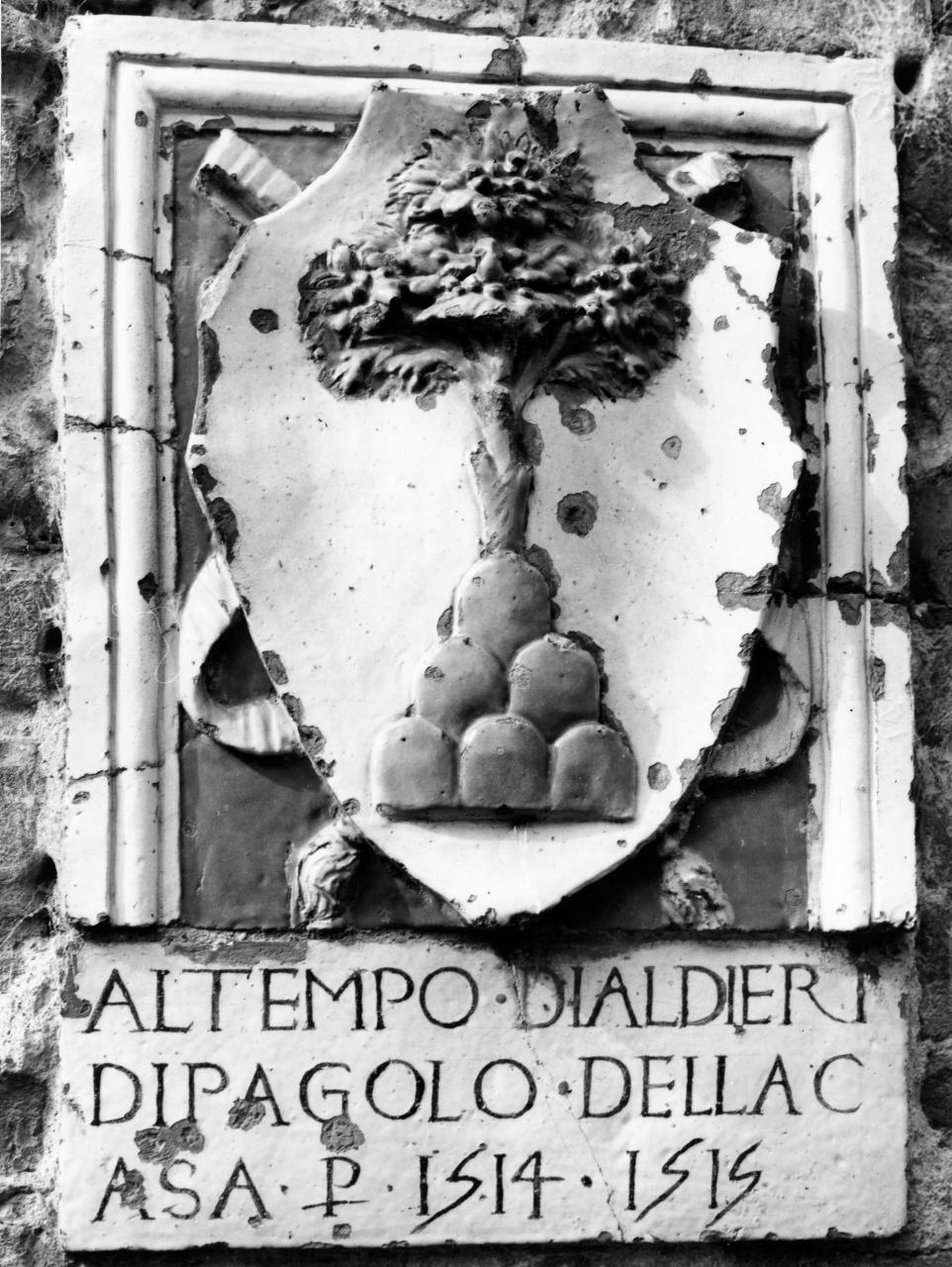 stemma gentilizio della famiglia Della Casa (rilievo) - produzione toscana (sec. XVI)