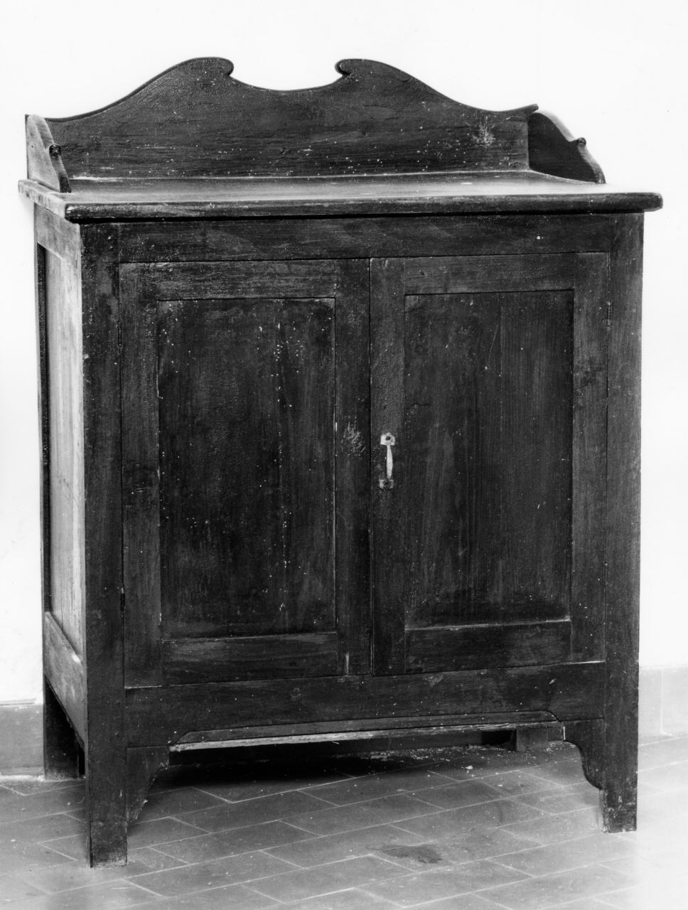 credenza - produzione toscana (fine/inizio secc. XIX/ XX)