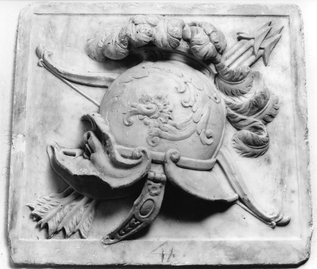 panoplia (rilievo) - bottega fiorentina (sec. XVI)