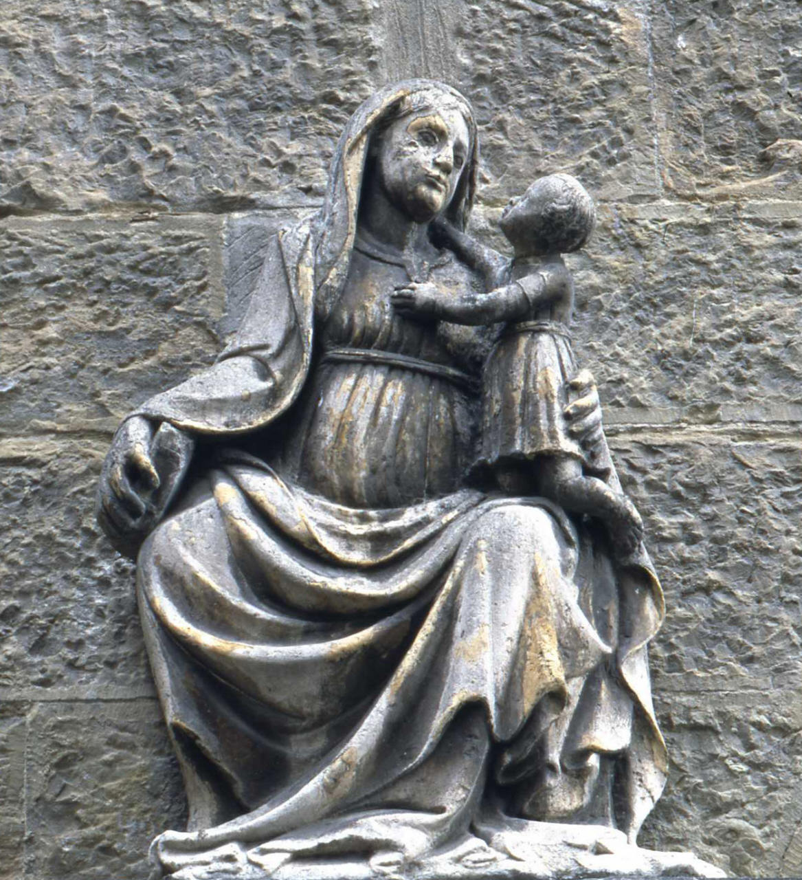 Madonna con Bambino (scultura) di Della Quercia Jacopo (prima metà sec. XV)
