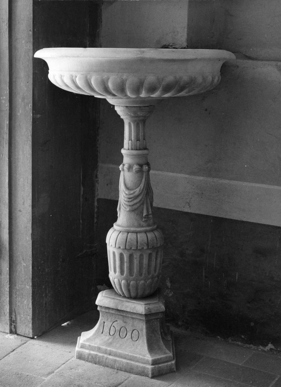 acquasantiera - a fusto - bottega toscana (inizio sec. XVII)