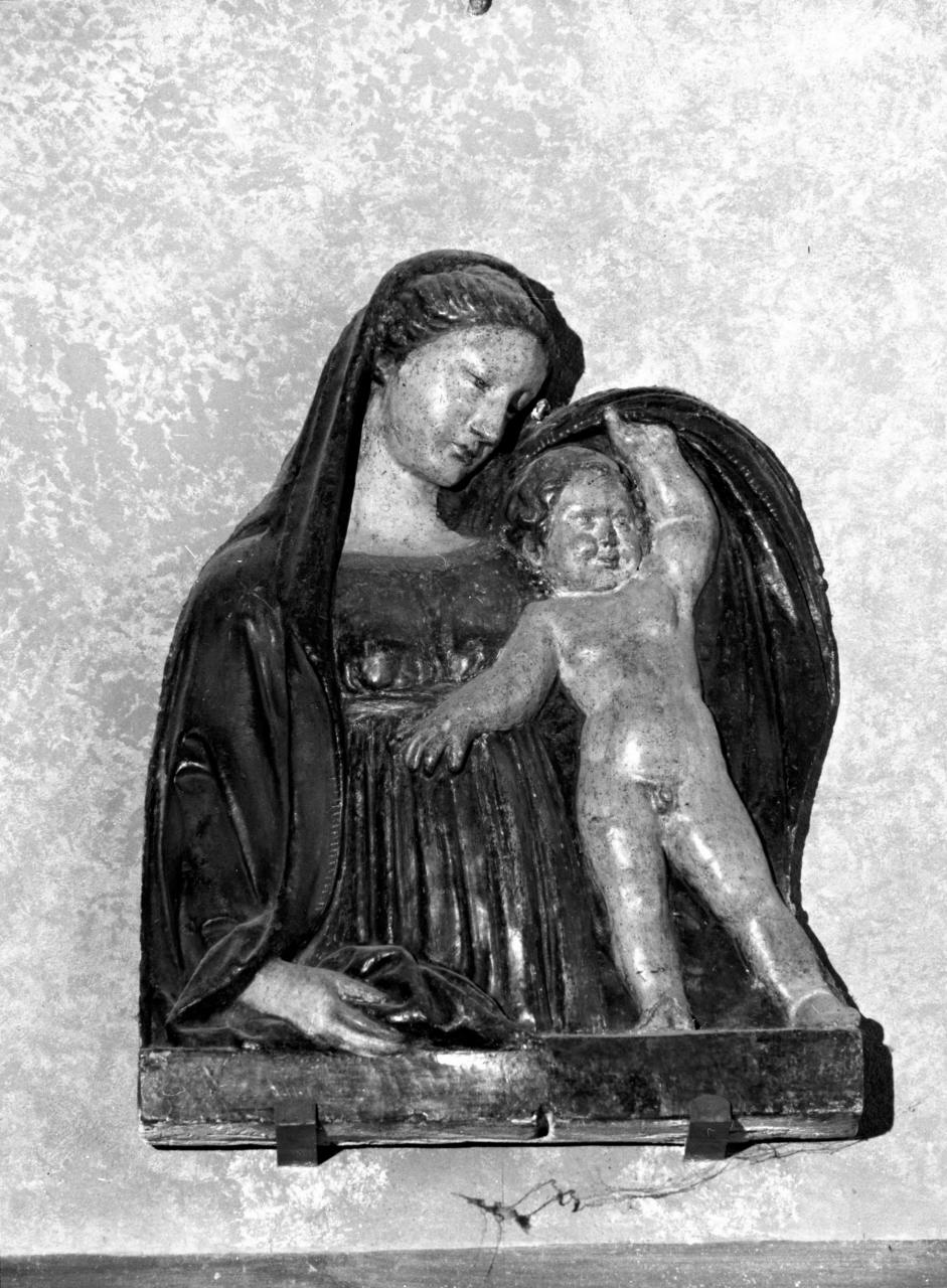 Madonna con Bambino (rilievo) - ambito fiorentino (metà sec. XV)
