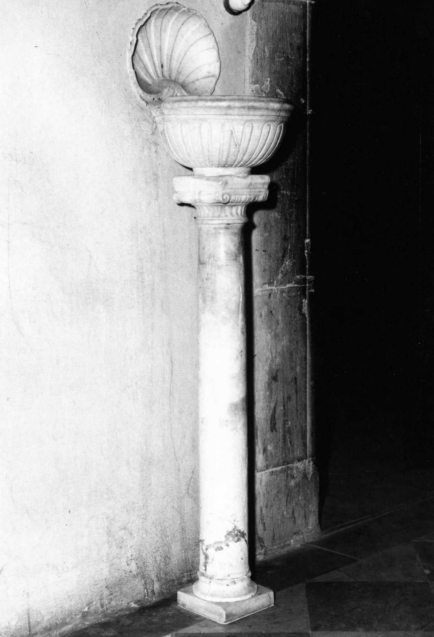 fusto di acquasantiera - produzione fiorentina (sec. XVI)