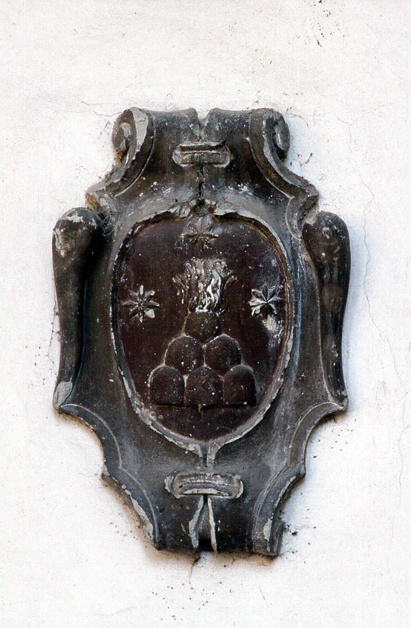 stemma gentilizio della famiglia Nozzolini (rilievo) - produzione toscana (sec. XVII)