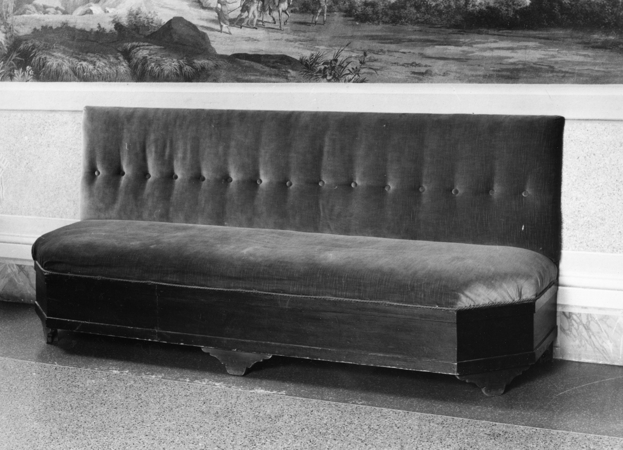 divano, serie - bottega fiorentina (seconda metà sec. XIX)