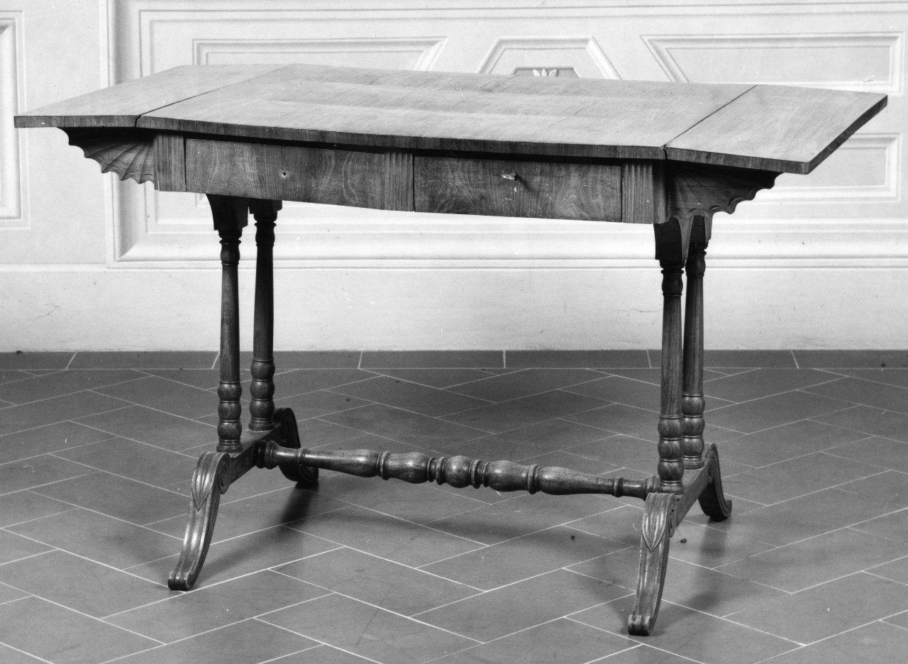 tavolino - bottega fiorentina (sec. XIX)