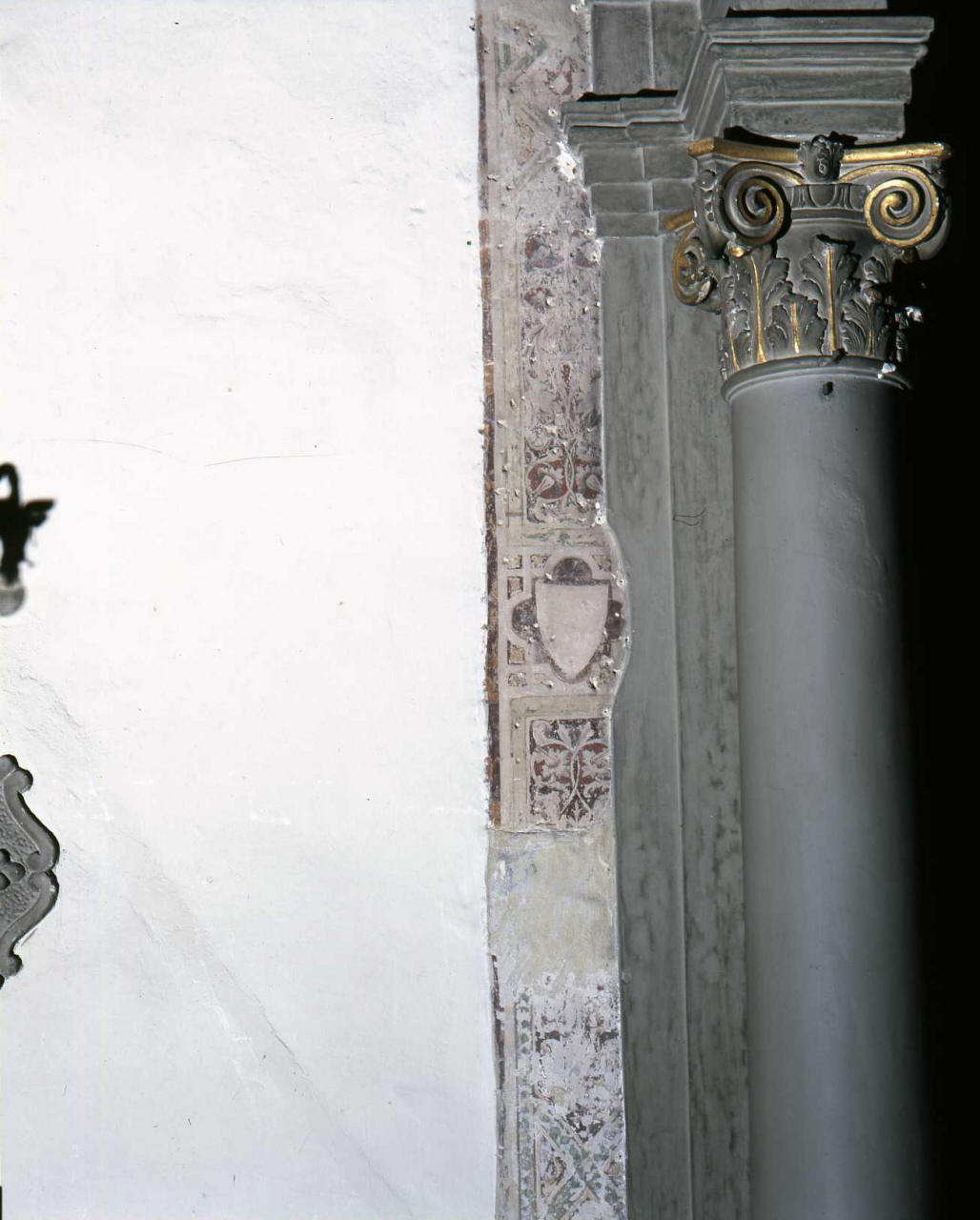 motivi decorativi vegetali, stemma gentilizio (dipinto, elemento d'insieme) di Cenni di Francesco di Ser Cenni, Lorenzo di Bicci (sec. XIV)
