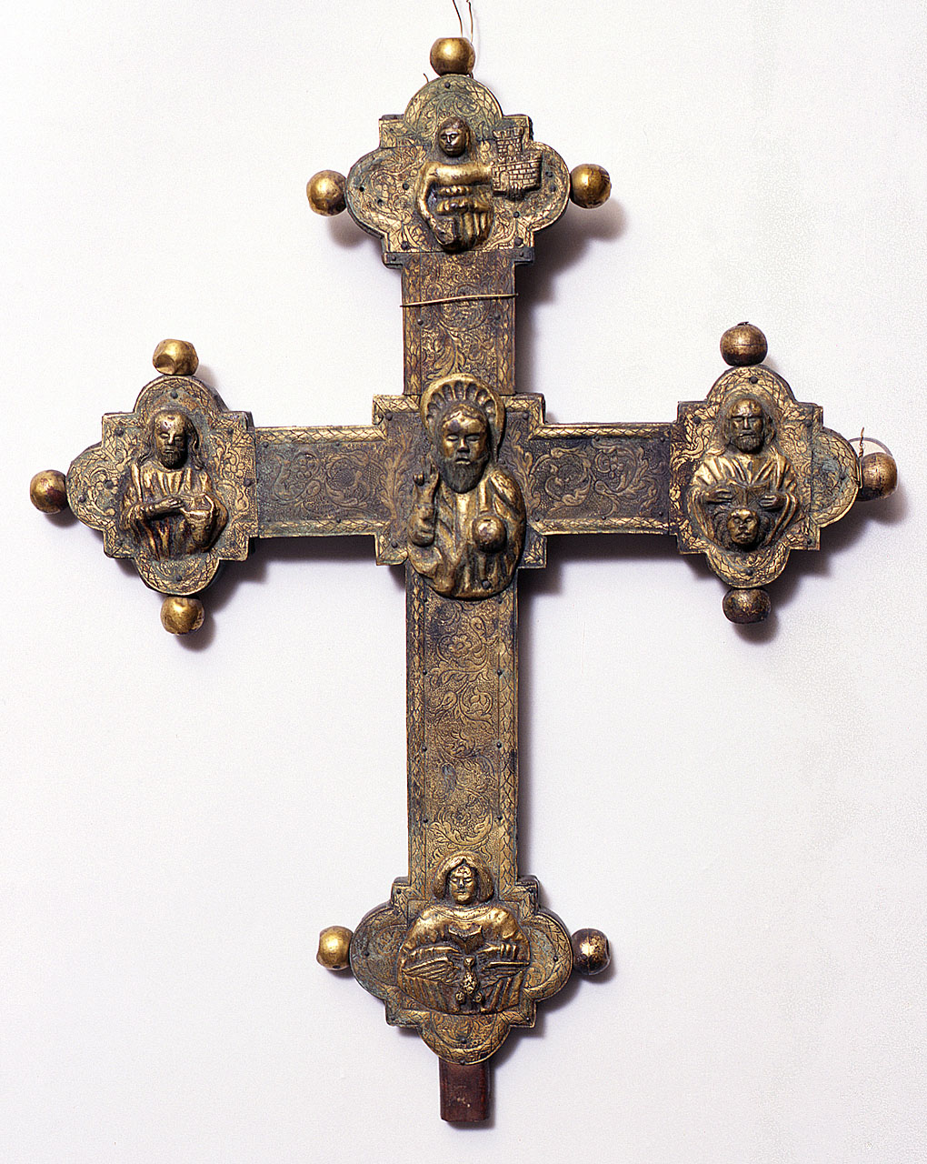 Cristo benedicente, san Giovanni evangelista, san Marco evangelista, san Luca evangelista, santa Barbara (?) (croce processionale) - bottega abruzzese (?) (sec. XV)