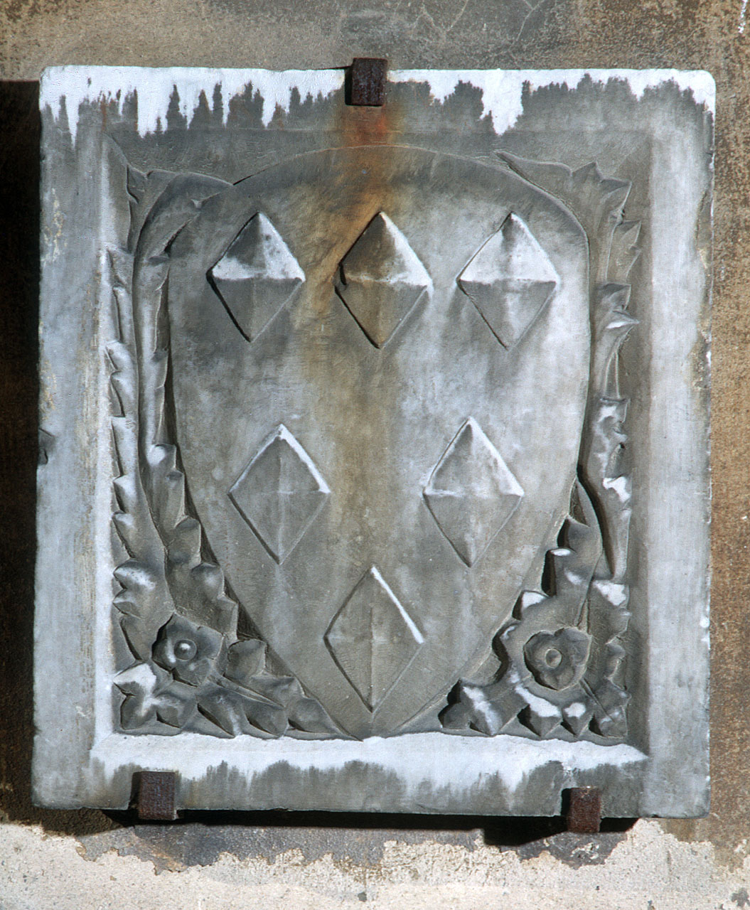 stemma gentilizio (rilievo) - produzione italiana (sec. XIV)