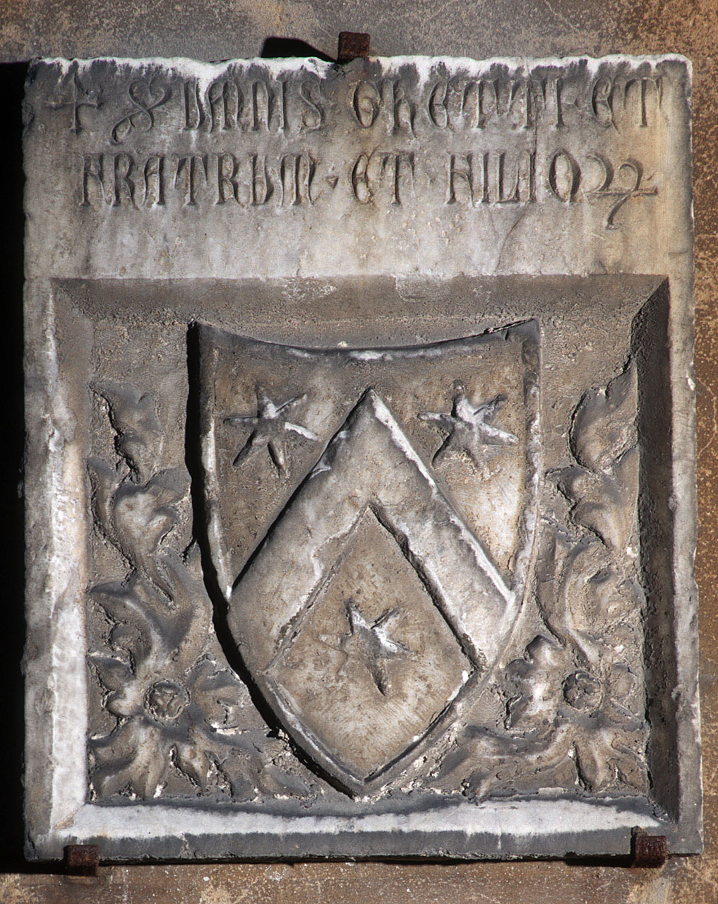 stemma gentilizio della famiglia Ghetti (?) (lapide tombale) - ambito italiano (sec. XIV)