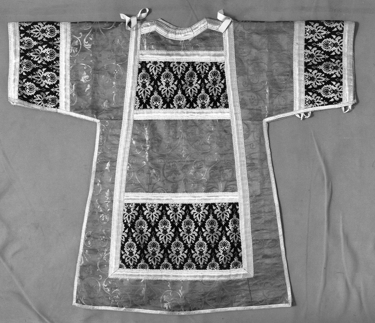 tunicella, serie - manifattura italiana (seconda metà sec. XIX)