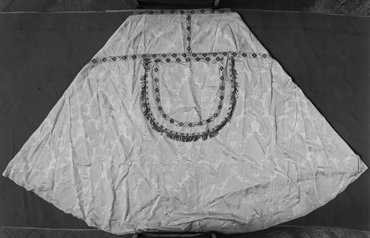 piviale, elemento d'insieme - manifattura italiana (secc. XIX/ XX)