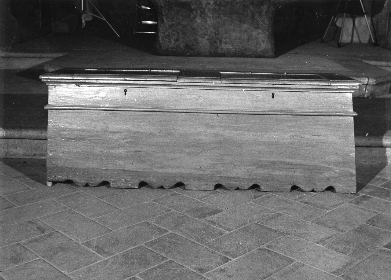 cassapanca - produzione toscana (fine/inizio secc. XVIII/ XIX)