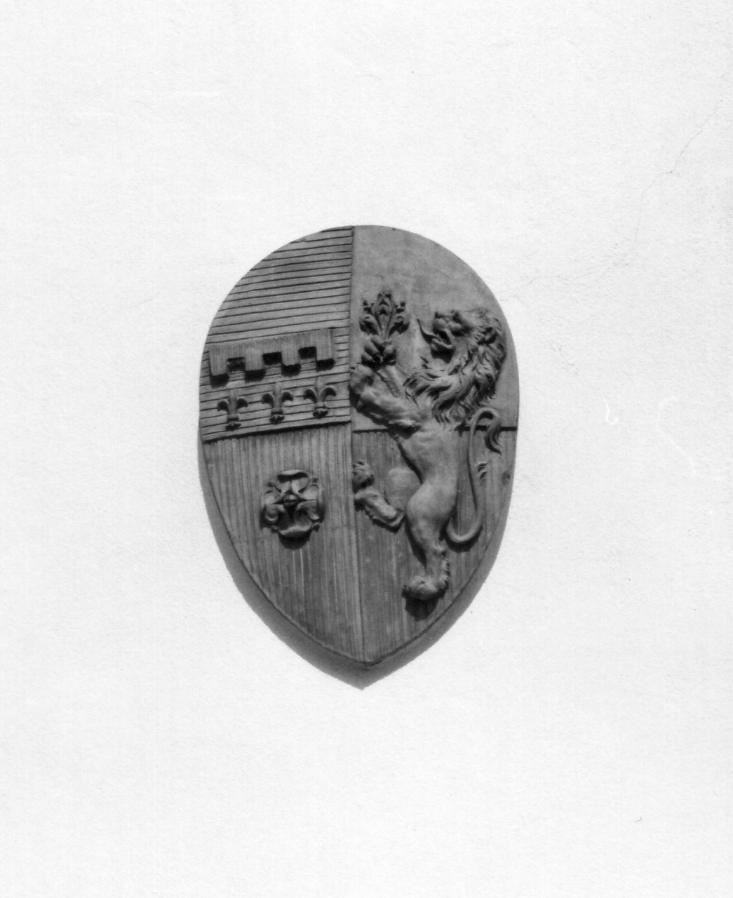 stemma (rilievo) - produzione toscana (primo quarto sec. XX)