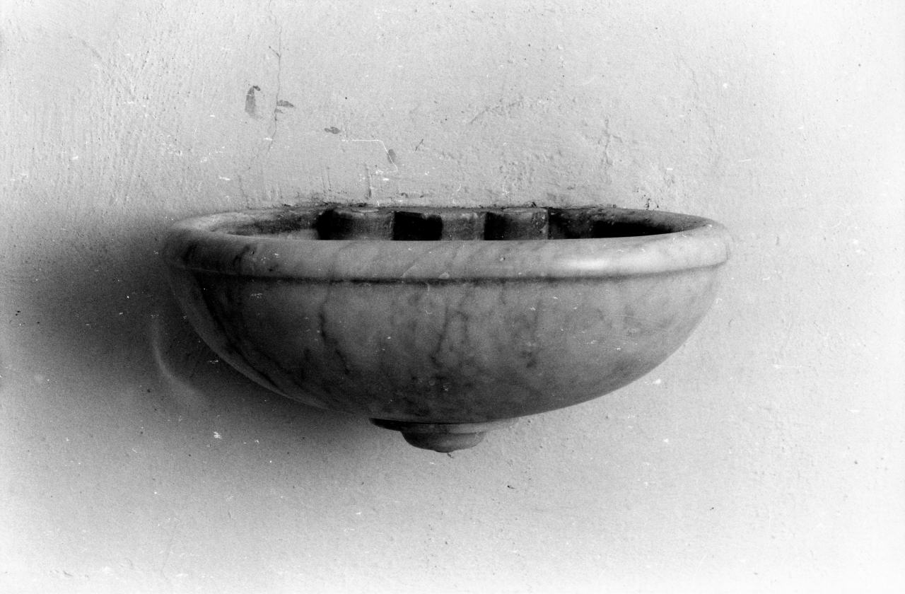 acquasantiera da parete, serie - bottega toscana (sec. XIX)