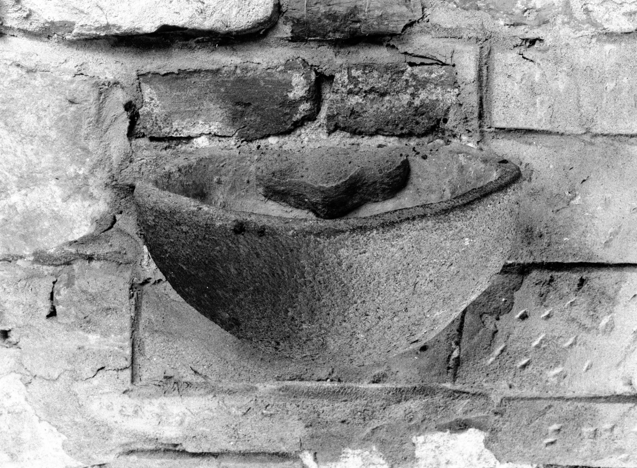 acquasantiera da parete - produzione toscana (sec. XVIII)