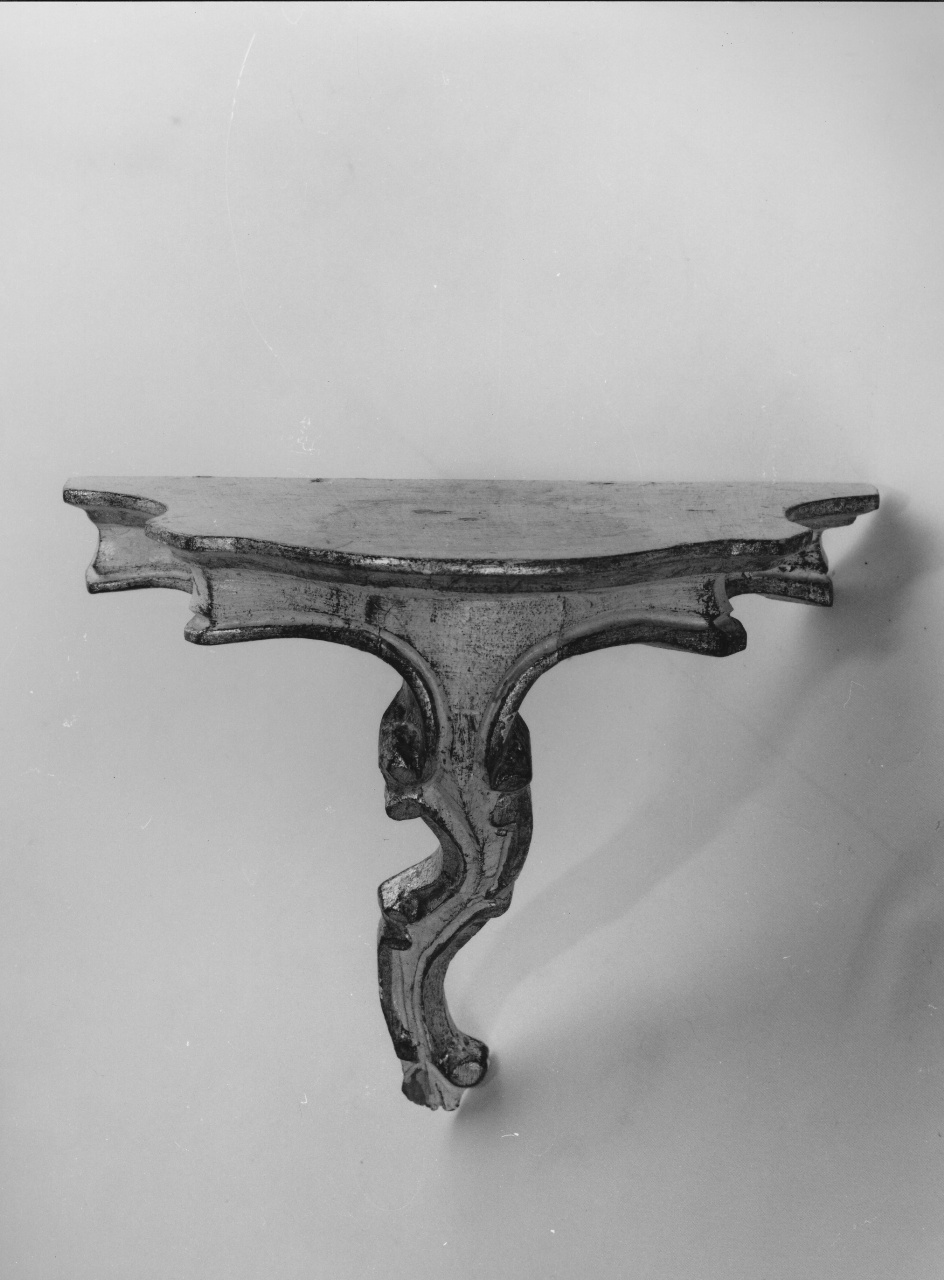 mensola, serie - produzione toscana (sec. XX)