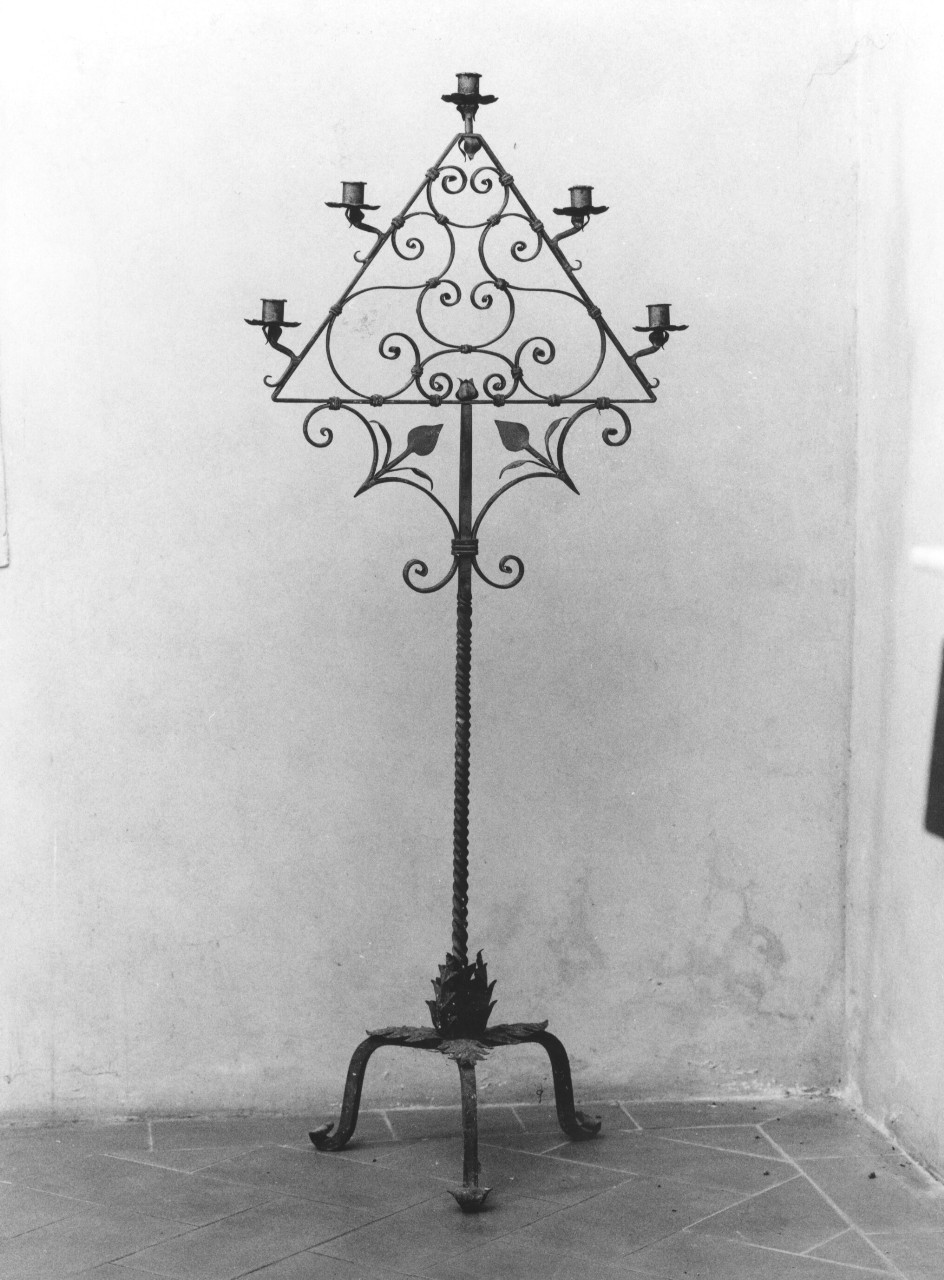 candelabro, serie - produzione toscana (primo quarto sec. XX)