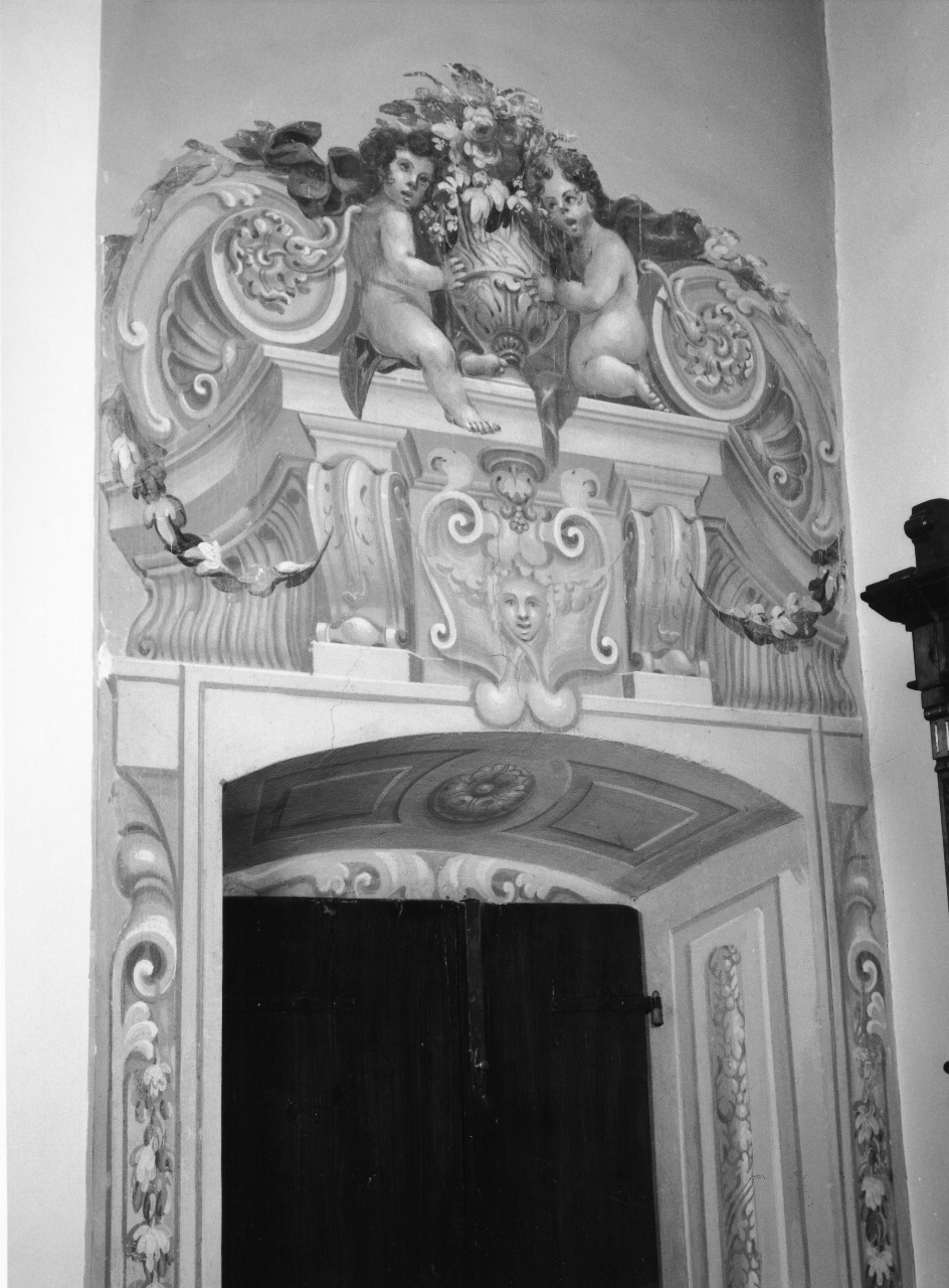 finte architetture con putti e ghirlande (decorazione pittorica) - ambito toscano (primo quarto sec. XVIII)
